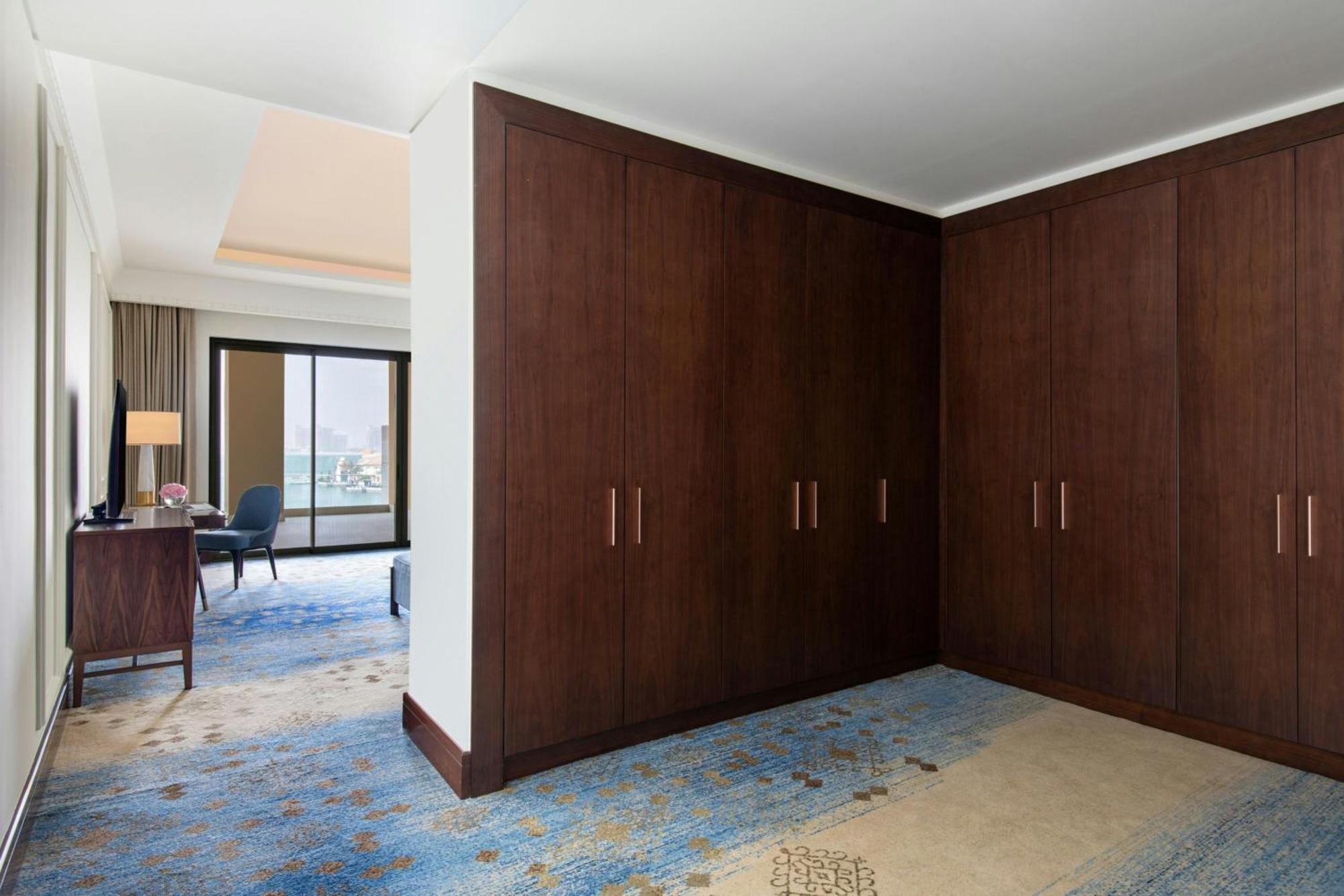 Отель The St. Regis Marsa Arabia Island, The Pearl Qatar Доха Экстерьер фото